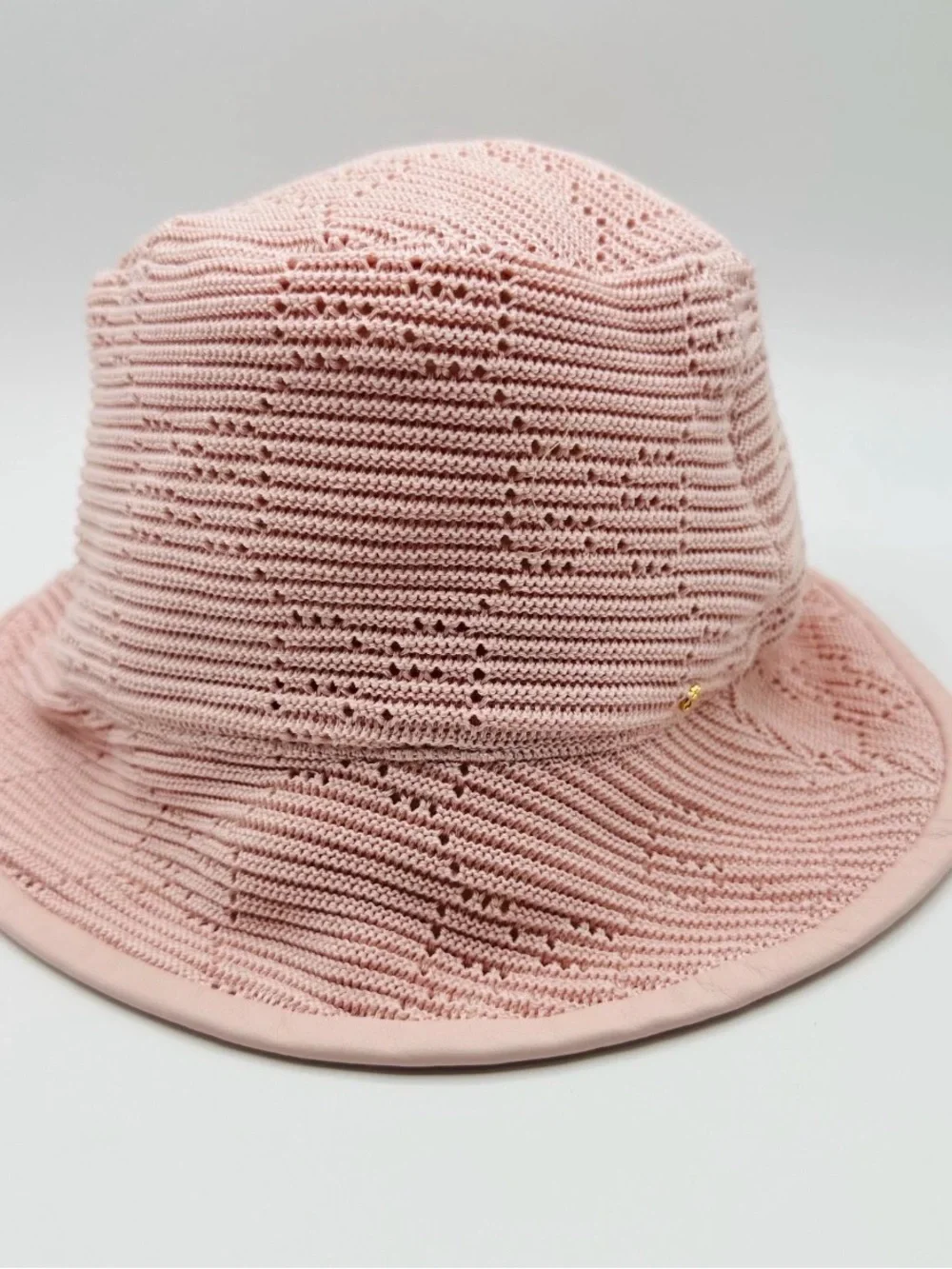 Gucci GG Pink $450 Malibu Crochet Cable Knit Bucket Hat XL NWOT - Picture 6 of 11
